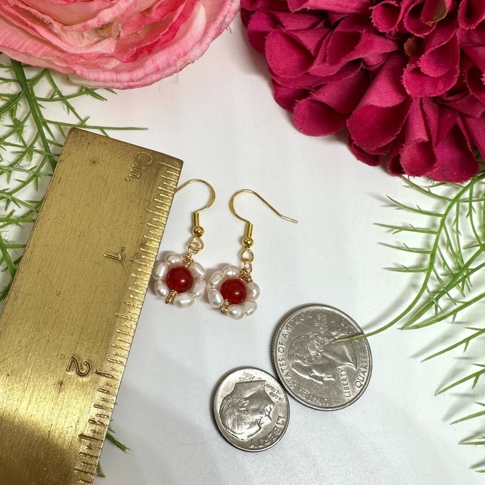 NEW⚜️Red Jade Freshwater Pearl Flower Charm Earrings - Picture 5 of 6